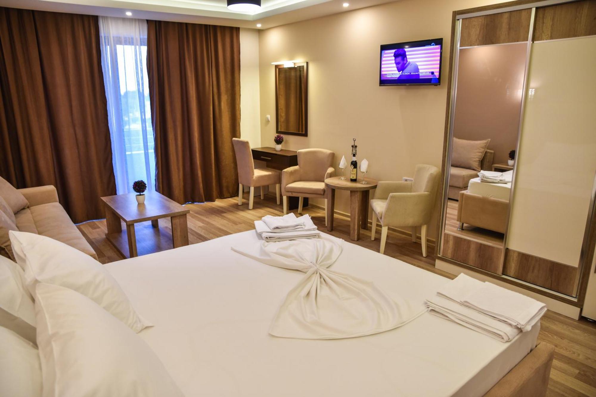 Hotel Evropa Ulcinj Exterior photo