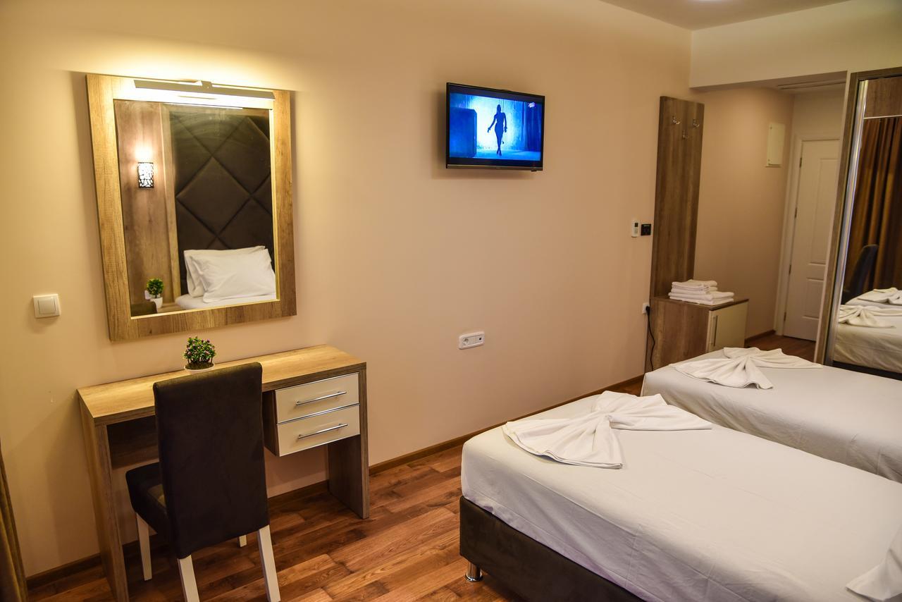 Hotel Evropa Ulcinj Exterior photo